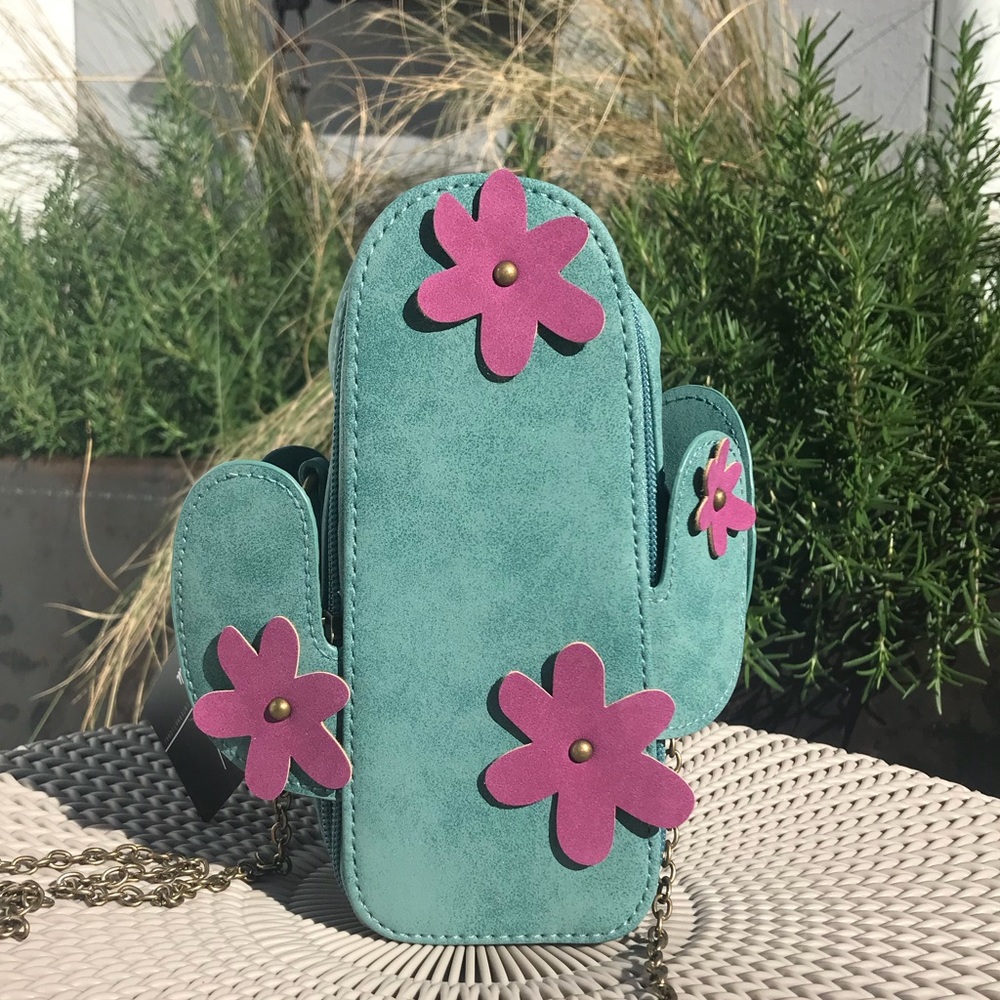 NWT Charming Charlie Cactus 🌵 purse